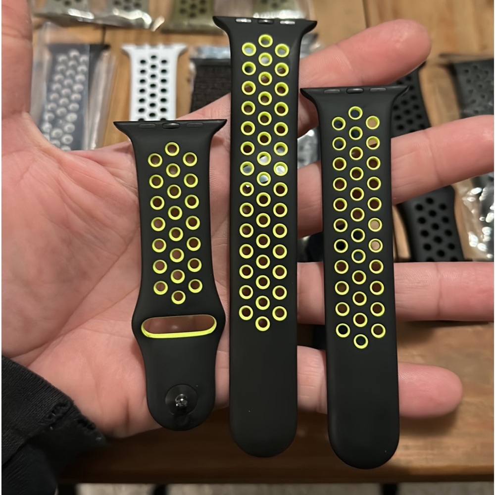 Apple Watch Nike Band Black/Volt 44mm